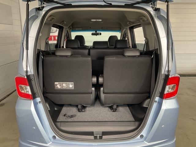 フリードハイブリッド ジャストセレクション　ワンオーナー　純正リア席ミニター　両側電動スライドドア　ナビテレビ　セキュリティー　禁煙　横滑り防止機能　記録簿　オートクルーズ　地デジ　エアバック　クリアランスソナー　ベンチシート　ウォークスルー（20枚目）