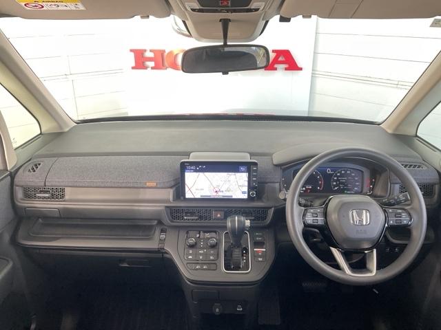 ステップワゴン エアー　ワンオーナー　盗難防止システム　１オナ　ＴＵＲＢＯ　踏み間違い防止　リアカメラ　サイドエアバッグ　オートクルーズコントロール　横滑り防止　フルセグＴＶ　クリアランスソナー　ＥＴＣ車載器　スマートキー（13枚目）