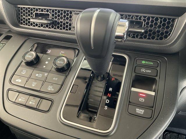 ステップワゴン エアー　ワンオーナー　盗難防止システム　１オナ　ＴＵＲＢＯ　踏み間違い防止　リアカメラ　サイドエアバッグ　オートクルーズコントロール　横滑り防止　フルセグＴＶ　クリアランスソナー　ＥＴＣ車載器　スマートキー（15枚目）