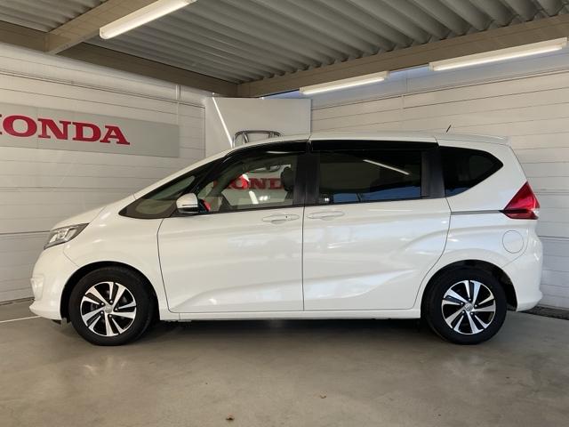 フリード Ｇ・ホンダセンシング　ワンオーナー　Ｆセグ　追突被害軽減ブレーキ　ｉストップ　Ｗエアバッグ　パワーウィンドウ　１オ－ナ－　アクティブクルーズコントロール　スマートキ　カラーバックモニター　整備点検記録簿　禁煙　ＶＳＡ（5枚目）