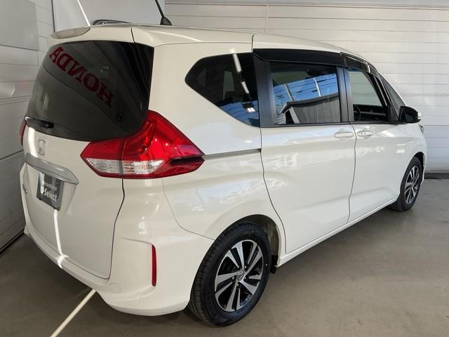 フリード Ｇ・ホンダセンシング　ワンオーナー　Ｆセグ　追突被害軽減ブレーキ　ｉストップ　Ｗエアバッグ　パワーウィンドウ　１オ－ナ－　アクティブクルーズコントロール　スマートキ　カラーバックモニター　整備点検記録簿　禁煙　ＶＳＡ（8枚目）