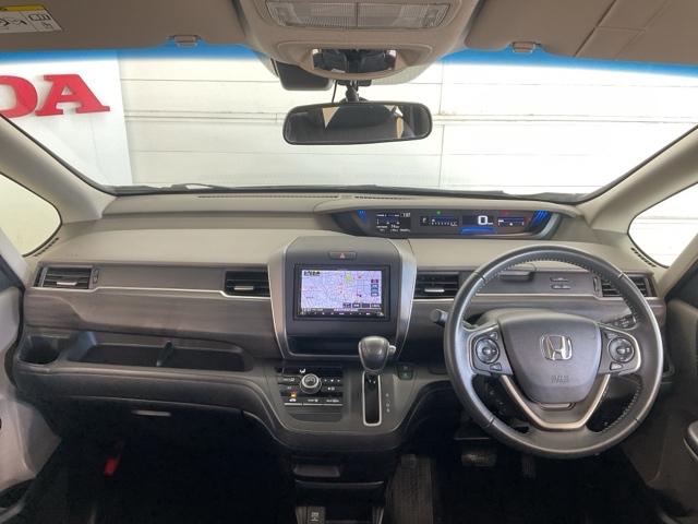 フリード Ｇ・ホンダセンシング　ワンオーナー　Ｆセグ　追突被害軽減ブレーキ　ｉストップ　Ｗエアバッグ　パワーウィンドウ　１オ－ナ－　アクティブクルーズコントロール　スマートキ　カラーバックモニター　整備点検記録簿　禁煙　ＶＳＡ（13枚目）