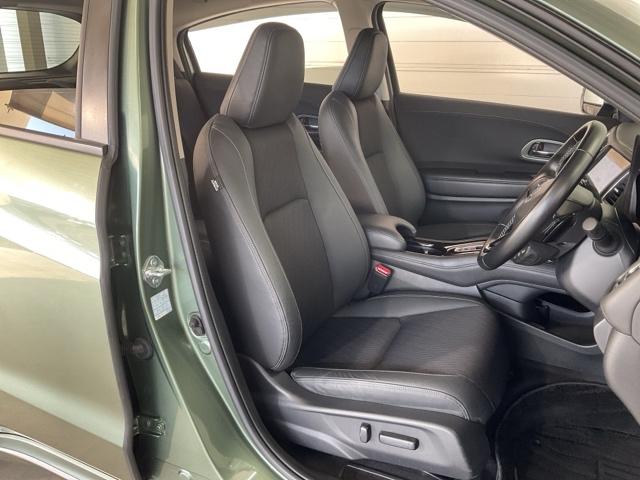 ヴェゼル ハイブリッドＺ・ホンダセンシング　ワンオーナー　レーダーサポート　１オーナ－　ＤＶＤ再生機能　整備記録簿　横滑り防止システム　バックアイカメラ　盗難防止装置　フルセ　シートヒーター付　スマ－トキ－　ＥＣＯモード　禁煙　パワーウィンド（17枚目）