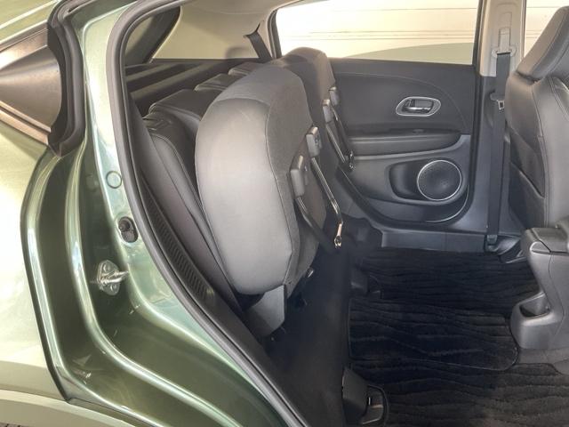 ヴェゼル ハイブリッドＺ・ホンダセンシング　ワンオーナー　レーダーサポート　１オーナ－　ＤＶＤ再生機能　整備記録簿　横滑り防止システム　バックアイカメラ　盗難防止装置　フルセ　シートヒーター付　スマ－トキ－　ＥＣＯモード　禁煙　パワーウィンド（19枚目）