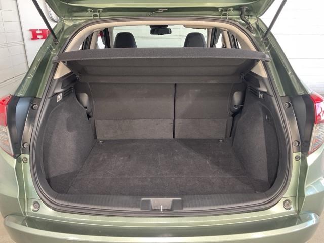 ヴェゼル ハイブリッドＺ・ホンダセンシング　ワンオーナー　レーダーサポート　１オーナ－　ＤＶＤ再生機能　整備記録簿　横滑り防止システム　バックアイカメラ　盗難防止装置　フルセ　シートヒーター付　スマ－トキ－　ＥＣＯモード　禁煙　パワーウィンド（20枚目）