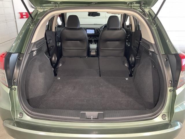 ヴェゼル ハイブリッドＺ・ホンダセンシング　ワンオーナー　レーダーサポート　１オーナ－　ＤＶＤ再生機能　整備記録簿　横滑り防止システム　バックアイカメラ　盗難防止装置　フルセ　シートヒーター付　スマ－トキ－　ＥＣＯモード　禁煙　パワーウィンド（21枚目）