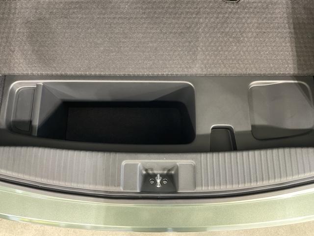 ヴェゼル ハイブリッドＺ・ホンダセンシング　ワンオーナー　レーダーサポート　１オーナ－　ＤＶＤ再生機能　整備記録簿　横滑り防止システム　バックアイカメラ　盗難防止装置　フルセ　シートヒーター付　スマ－トキ－　ＥＣＯモード　禁煙　パワーウィンド（22枚目）