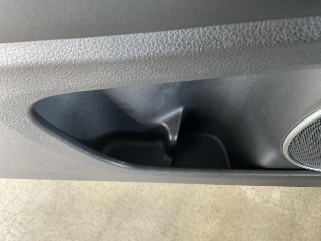 ヴェゼル ハイブリッドＺ・ホンダセンシング　ワンオーナー　レーダーサポート　１オーナ－　ＤＶＤ再生機能　整備記録簿　横滑り防止システム　バックアイカメラ　盗難防止装置　フルセ　シートヒーター付　スマ－トキ－　ＥＣＯモード　禁煙　パワーウィンド（36枚目）