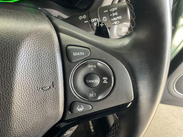 ヴェゼル ハイブリッドＺ・ホンダセンシング　ワンオーナー　レーダーサポート　１オーナ－　ＤＶＤ再生機能　整備記録簿　横滑り防止システム　バックアイカメラ　盗難防止装置　フルセ　シートヒーター付　スマ－トキ－　ＥＣＯモード　禁煙　パワーウィンド（43枚目）