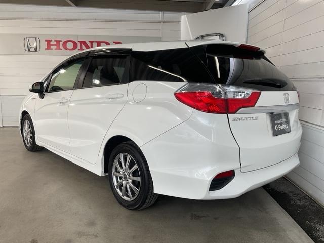 シャトル ハイブリッドＸ　ワンオーナー　地デジフルセグＴＶ　ナビ＆ＴＶ　禁煙　１オーナー　スマ－トキ－　ＤＶＤ再生可能　ＬＥＤヘッドランプ　サイドカーテンエアバック　オートクルーズ　リアカメラ　キーレスエントリー　イモビ（6枚目）