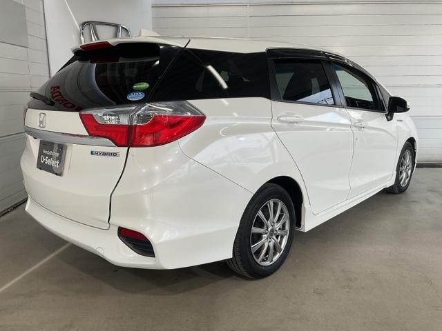 シャトル ハイブリッドＸ　ワンオーナー　地デジフルセグＴＶ　ナビ＆ＴＶ　禁煙　１オーナー　スマ－トキ－　ＤＶＤ再生可能　ＬＥＤヘッドランプ　サイドカーテンエアバック　オートクルーズ　リアカメラ　キーレスエントリー　イモビ（8枚目）