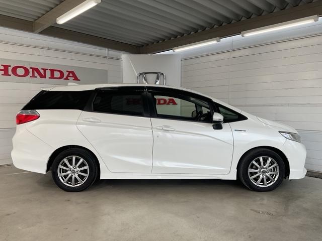 シャトル ハイブリッドＸ　ワンオーナー　地デジフルセグＴＶ　ナビ＆ＴＶ　禁煙　１オーナー　スマ－トキ－　ＤＶＤ再生可能　ＬＥＤヘッドランプ　サイドカーテンエアバック　オートクルーズ　リアカメラ　キーレスエントリー　イモビ（9枚目）