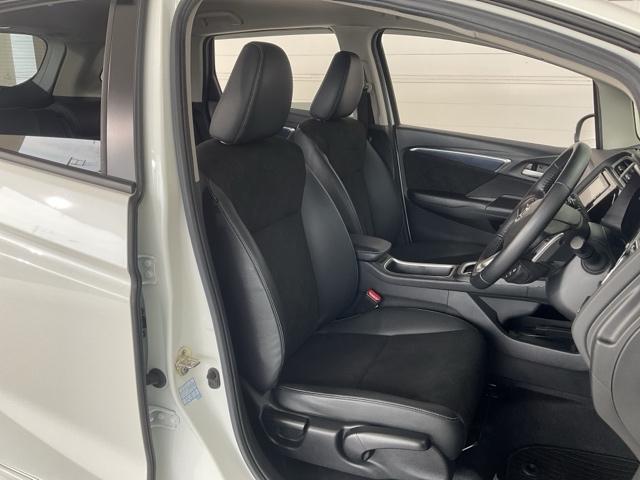 シャトル ハイブリッドＸ　ワンオーナー　地デジフルセグＴＶ　ナビ＆ＴＶ　禁煙　１オーナー　スマ－トキ－　ＤＶＤ再生可能　ＬＥＤヘッドランプ　サイドカーテンエアバック　オートクルーズ　リアカメラ　キーレスエントリー　イモビ（17枚目）