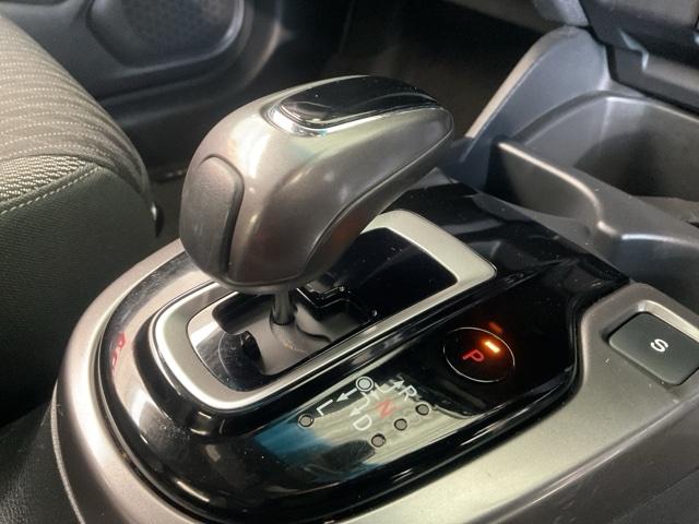 フィットハイブリッド Ｓホンダセンシング　ワンオーナー　スマ－トキ－　ナビＴＶ　禁煙　アクティブクルーズコントロール　パワーウインドウ　サイドエアバック　ＤＶＤ再生　パワーステアリング　整備記録簿　ＬＥＤヘッドランプ　ＡＢＳ　盗難防止装置（15枚目）