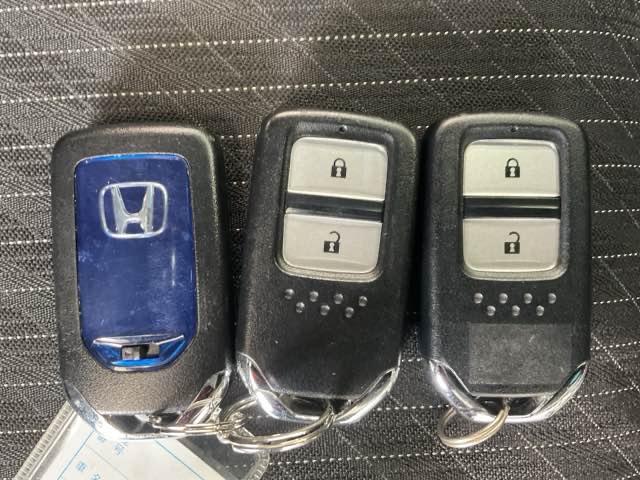 フィットハイブリッド Ｓホンダセンシング　ワンオーナー　スマ－トキ－　ナビＴＶ　禁煙　アクティブクルーズコントロール　パワーウインドウ　サイドエアバック　ＤＶＤ再生　パワーステアリング　整備記録簿　ＬＥＤヘッドランプ　ＡＢＳ　盗難防止装置（44枚目）