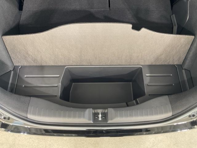 フィット ｅ：ＨＥＶホーム　当社デモカー　前後純正ドラレコ装着車　前後誤発進抑制機能　クリソナ　助手席エアバッグ　運転席エアバッグ　１オナ　アイドリングストップ　禁煙　ＬＥＤライト　バックカメラ　ＡＢＳ　サイドエアバッグ　ＶＳＡ（22枚目）