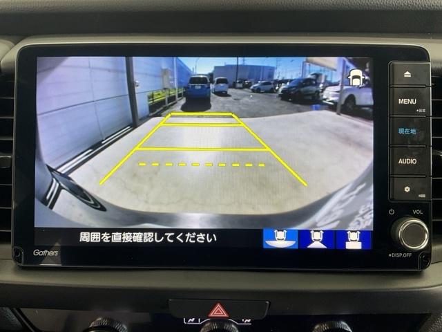 フィット ｅ：ＨＥＶホーム　当社デモカー　前後純正ドラレコ装着車　前後誤発進抑制機能　クリソナ　助手席エアバッグ　運転席エアバッグ　１オナ　アイドリングストップ　禁煙　ＬＥＤライト　バックカメラ　ＡＢＳ　サイドエアバッグ　ＶＳＡ（26枚目）