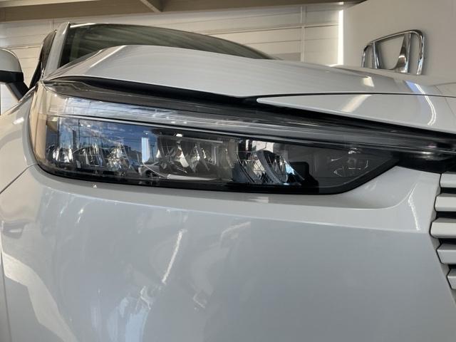 ヴェゼル ｅ：ＨＥＶＺ　ワンオーナー　前後純正ドラレコ装着車　衝突回避支援ブレーキ機能　１オナ　スマキ　Ｐトランク　フルオートエアコン　Ｄレコ　エアバッグ　両席エアバック　Ｒカメ　記録簿付　パワーウィンドウ　ＬＥＤランプ（11枚目）