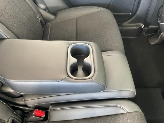 ヴェゼル ｅ：ＨＥＶＺ　ワンオーナー　前後純正ドラレコ装着車　衝突回避支援ブレーキ機能　１オナ　スマキ　Ｐトランク　フルオートエアコン　Ｄレコ　エアバッグ　両席エアバック　Ｒカメ　記録簿付　パワーウィンドウ　ＬＥＤランプ（41枚目）