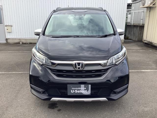 フリード＋ハイブリッド ハイブリッド・クロスターホンダセンシング　ワンオーナー　前後純正ドラレコ装着車　４ＷＤ　衝突軽減　ＬＥＤ　横滑り防止装置　アイドリングストップ　ドライブレコーダー　地デジ　シートヒーター　禁煙車　ＤＶＤ　盗難防止システム　エアコン　ＥＴＣ（3枚目）