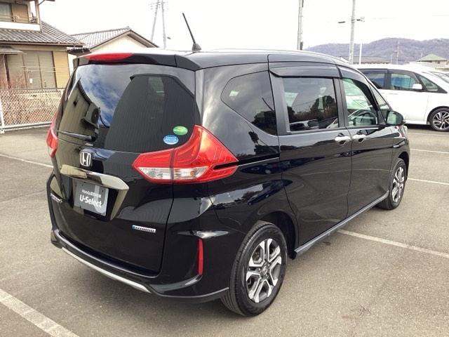 フリード＋ハイブリッド ハイブリッド・クロスターホンダセンシング　ワンオーナー　前後純正ドラレコ装着車　４ＷＤ　衝突軽減　ＬＥＤ　横滑り防止装置　アイドリングストップ　ドライブレコーダー　地デジ　シートヒーター　禁煙車　ＤＶＤ　盗難防止システム　エアコン　ＥＴＣ（8枚目）