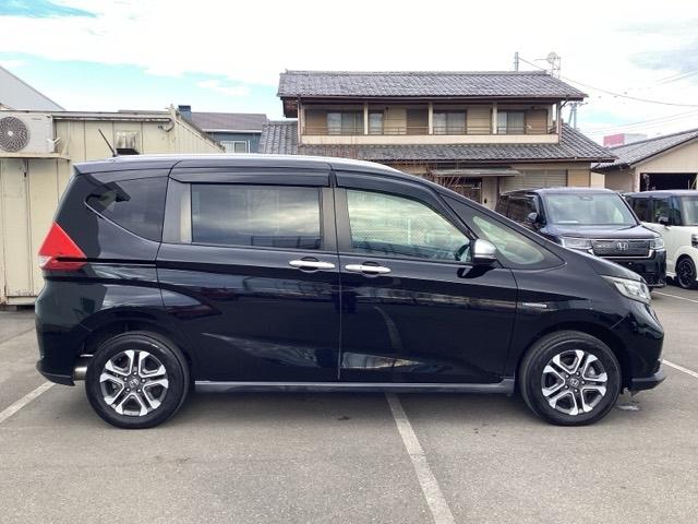 フリード＋ハイブリッド ハイブリッド・クロスターホンダセンシング　ワンオーナー　前後純正ドラレコ装着車　４ＷＤ　衝突軽減　ＬＥＤ　横滑り防止装置　アイドリングストップ　ドライブレコーダー　地デジ　シートヒーター　禁煙車　ＤＶＤ　盗難防止システム　エアコン　ＥＴＣ（9枚目）