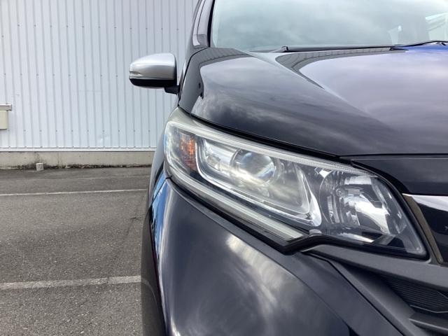 フリード＋ハイブリッド ハイブリッド・クロスターホンダセンシング　ワンオーナー　前後純正ドラレコ装着車　４ＷＤ　衝突軽減　ＬＥＤ　横滑り防止装置　アイドリングストップ　ドライブレコーダー　地デジ　シートヒーター　禁煙車　ＤＶＤ　盗難防止システム　エアコン　ＥＴＣ（11枚目）