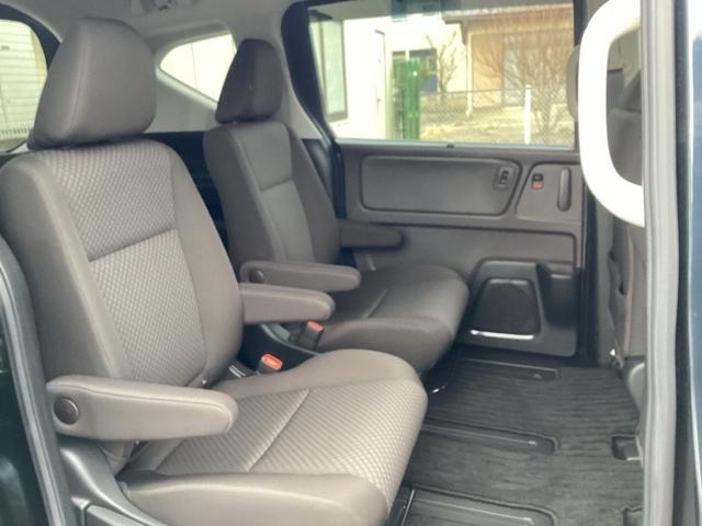 フリードハイブリッド ハイブリッド・Ｇホンダセンシング　ワンオーナー　前後純正ドラレコ装着車　軽減ブレーキ　キーフリーシステム　１オ－ナ－　記録簿　ＤＶＤ再生可能　ＥＣＯＮ　禁煙　後カメラ　Ａクルーズ　地デジフルセグＴＶ　ＬＥＤヘッドランプ　シートＨ（17枚目）