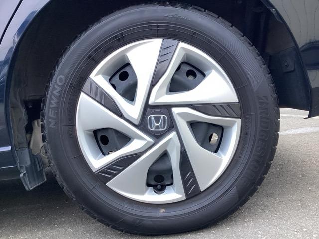 フリードハイブリッド ハイブリッド・Ｇホンダセンシング　ワンオーナー　前後純正ドラレコ装着車　軽減ブレーキ　キーフリーシステム　１オ－ナ－　記録簿　ＤＶＤ再生可能　ＥＣＯＮ　禁煙　後カメラ　Ａクルーズ　地デジフルセグＴＶ　ＬＥＤヘッドランプ　シートＨ（25枚目）