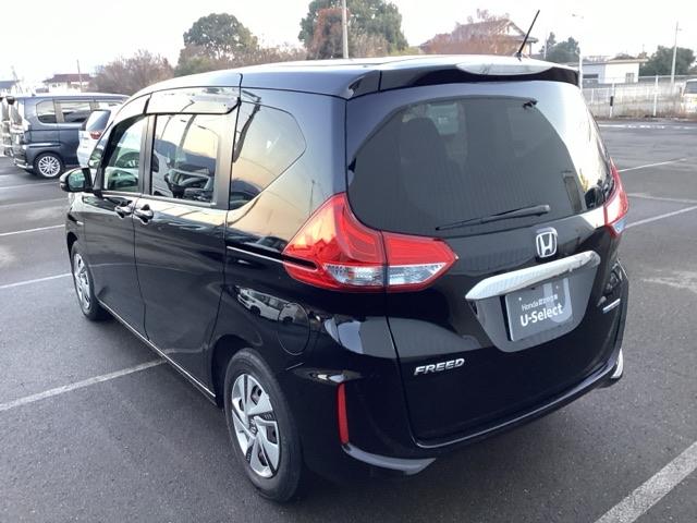 フリードハイブリッド ハイブリッド・Ｇホンダセンシング　前後純正ドラレコ装着車　軽減ブレーキ　キーフリーシステム　１オ－ナ－　記録簿　ＤＶＤ再生可能　ＥＣＯＮ　禁煙　後カメラ　Ａクルーズ　地デジフルセグＴＶ　ＬＥＤヘッドランプ　横滑防止　ドライブレコーダ（6枚目）