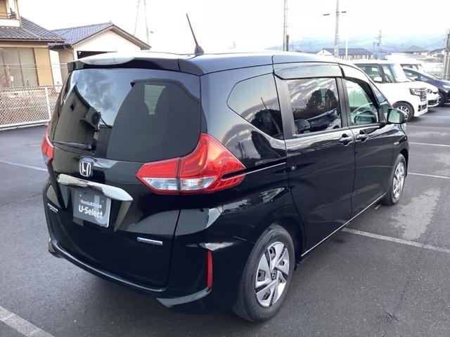 フリードハイブリッド ハイブリッド・Ｇホンダセンシング　前後純正ドラレコ装着車　軽減ブレーキ　キーフリーシステム　１オ－ナ－　記録簿　ＤＶＤ再生可能　ＥＣＯＮ　禁煙　後カメラ　Ａクルーズ　地デジフルセグＴＶ　ＬＥＤヘッドランプ　横滑防止　ドライブレコーダ（8枚目）