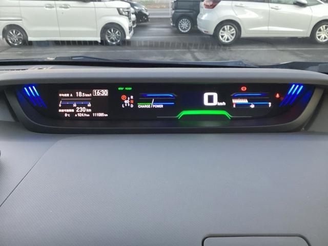 フリードハイブリッド ハイブリッド・Ｇホンダセンシング　前後純正ドラレコ装着車　軽減ブレーキ　キーフリーシステム　１オ－ナ－　記録簿　ＤＶＤ再生可能　ＥＣＯＮ　禁煙　後カメラ　Ａクルーズ　地デジフルセグＴＶ　ＬＥＤヘッドランプ　横滑防止　ドライブレコーダ（15枚目）