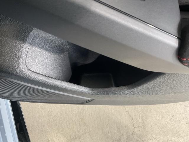 ��ȃh�A�̃|�P�b�g