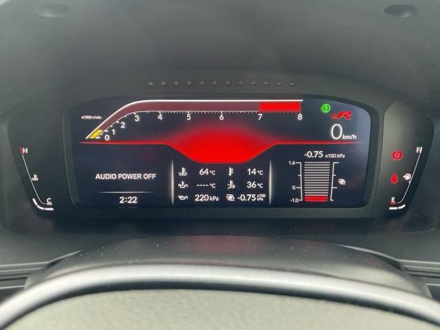 �{�q���[�h�ł̓��[�^�[�p�l���\�����h���X�e�B�b�N�ɕω��A�^�C���������T�[�L�b�g�ŋɌ��̑���ɏW���ł��܂�