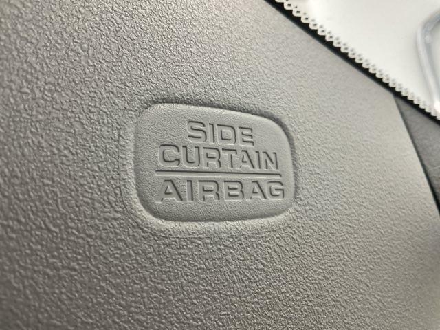 フィット ｅ：ＨＥＶホーム　当社レンタカー使用車　前後純正ドラレコ装着　前後誤発進抑制機能　クリソナ　助手席エアバッグ　運転席エアバッグ　アイドリングストップ　禁煙　ＬＥＤライト　バックカメラ　ＡＢＳ　サイドエアバッグ　キーレス（33枚目）