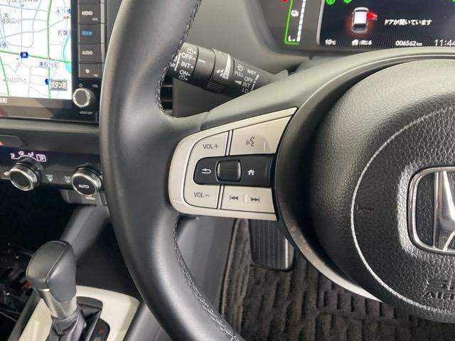 フィット ｅ：ＨＥＶホーム　当社レンタカー使用車　前後純正ドラレコ装着　前後誤発進抑制機能　クリソナ　助手席エアバッグ　運転席エアバッグ　アイドリングストップ　禁煙　ＬＥＤライト　バックカメラ　ＡＢＳ　サイドエアバッグ　キーレス（46枚目）