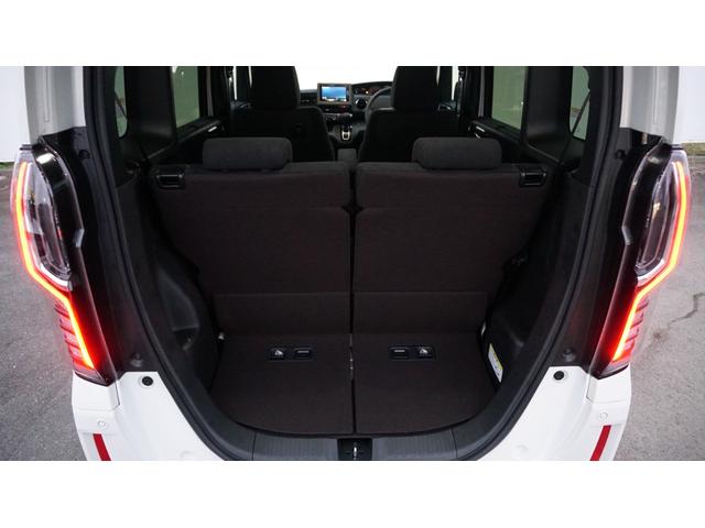 G・Lホンダセンシング 当社デモカー 純正ナビ オートハイビーム 地デジ アイスト AC ナビTV 禁煙 サイドSRS DVD シートヒー 記録簿 ETC付 LEDヘッド メモリーナビ 横滑り防止装置 両側スライド片側電動(8枚目)