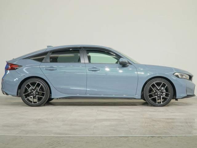 シビック EX 当社デモカーGoogle搭載9インチディスプレイシートヒーター渋滞追従機能付きACC運転席8Way/助手席4WayパワーシートBOSEプレミアムサウンドシステムトラフィックジャムアシスト Rカメ 禁煙(3枚目)