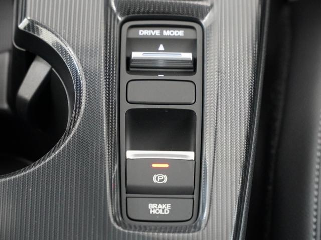 シビック EX 当社デモカーGoogle搭載9インチディスプレイシートヒーター渋滞追従機能付きACC運転席8Way/助手席4WayパワーシートBOSEプレミアムサウンドシステムトラフィックジャムアシスト Rカメ 禁煙(17枚目)