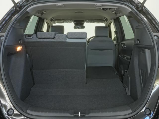 フィット e:HEVRS 当社デモカー ホンダコネクトディスプレー バックカメラ ホンダセンシング LEDオートライト パーキングソナー エアバッグ ナビ&TV パワーウィンドウ 助手席エアバッグ フルセグテレビ 禁煙 USB(13枚目)