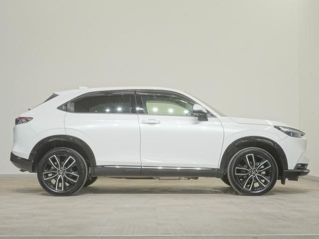 ヴェゼル ｅ：ＨＥＶＺ　ワンオーナー　ホンダコネクトディスプレー　バックカメラ　ホンダセンシング　ＬＥＤオートライト　パーキングソナー　ステアリングヒーター　シートヒーター　パワーバックドア　前後ドラレコ　１オナ　スマキ（7枚目）