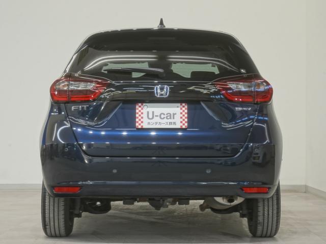 フィット ｅ：ＨＥＶホームブラックスタイル　当社デモカー９インチプレミアムインターナビ　バックカメラ　ホンダセンシング　ＬＥＤオートライト　パーキングソナー　Ｂカメラ　ＤＶＤ再生　アイドリングストップ　オートクルーズコントロール　ＥＴＣ　４ＷＤ（8枚目）