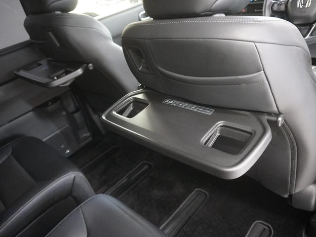 ステップワゴン ｅ：ＨＥＶスパーダ　ワンオーナー１１．４インチホンダコネクトナビ１０．１インチ後席モニター　純正３カメラドラレコブラインドスポットインフォメーションパワーテールゲート渋滞追従機能付きＡＣＣレーンキープアシスト　１オーナー（29枚目）