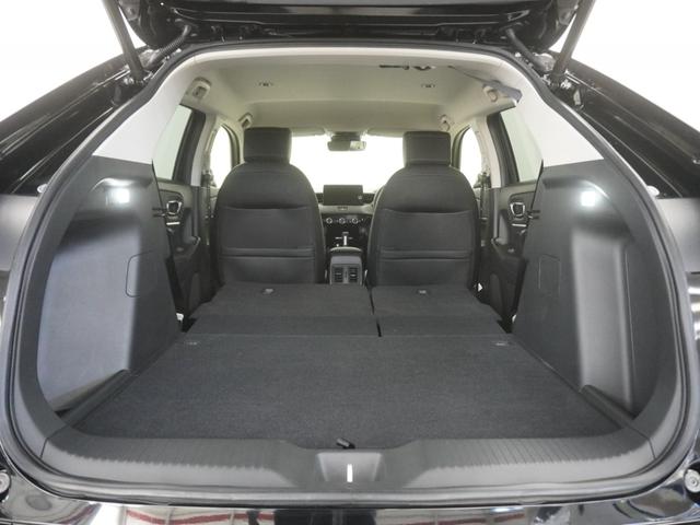 ヴェゼル ｅ：ＨＥＶＺ　ワンオーナー９インチコネクトディスプレイシートヒーターハンズフリーアクセスパワーテールゲート（予約クローズ機能付）ブラインドスポットインフォメーションアダプティブドライビングビーム　１オナ　スマキ（14枚目）