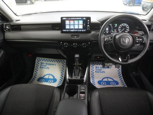 ヴェゼル ｅ：ＨＥＶＺ　ワンオーナー９インチコネクトディスプレイシートヒーターハンズフリーアクセスパワーテールゲート（予約クローズ機能付）ブラインドスポットインフォメーションアダプティブドライビングビーム　１オナ　スマキ（15枚目）