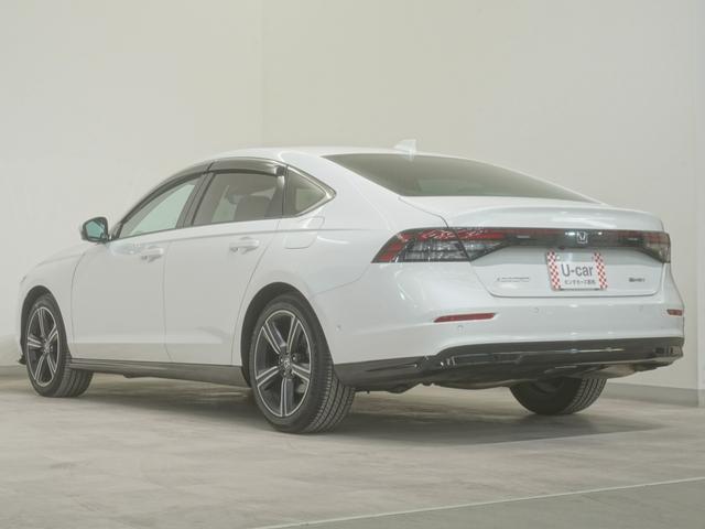 アコード ｅ：ＨＥＶ　当社デモカー１２．３インチコネクトディスプレイＢＯＳＥプレミアムサウンドシステムアダプティブ・ダンパー・システムシートヒーターＨｏｎｄａパーキングパイロット　フルセグテレビ　衝突被害軽減装置　ＡＢＳ（9枚目）