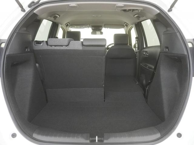 フィット ホーム　当社デモカー　９インチインターナビ　ＬＥＤオートライト　オートハイビーム　衝突軽減ブレーキ　渋滞追従機能付きＡＣＣ　レーンキープアシスト　衝突軽減ブレーキ　パーキングセンサー　記録簿　リアカメラ（13枚目）