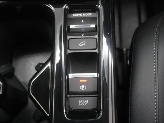 ヴェゼル ｅ：ＨＥＶＺ　ワンオーナー　９インチコネクトディスプレイ　前後ドライブレコーダー　シートヒーター　ステアリングヒーター　ブラインドスポットインフォメーション　ハンズフリーアクセスパワーテールゲート　盗難防止装置（22枚目）