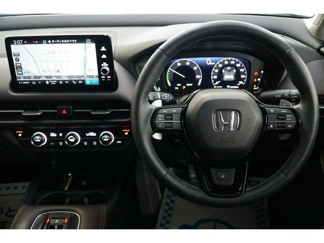 �ƂĂ�����₷���X�e�A�����O�I�^�]��̋C���������̂܂ܓ`��邩�̂悤�Ȕ��������Ă���܂��I���������e�{�^���̔z�u�ɂ������A�ƂĂ��g���₷���ł��I���F�����ǍD�Ȃ̂Ń����O�h���C�u�����C���������I