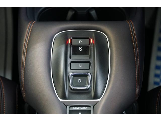 �V�t�g�̓{�^������ƂȂ��Ă���A�����I�ȑ��쐫�ɂ��A�h���C�o�[�̉��K�ȉ^�]���x���B�o�E�m�E�c�͉����A�q�͈����Ƃ����l�Ԃ̊��o�Ƀ}�b�`�������슴�ł��B